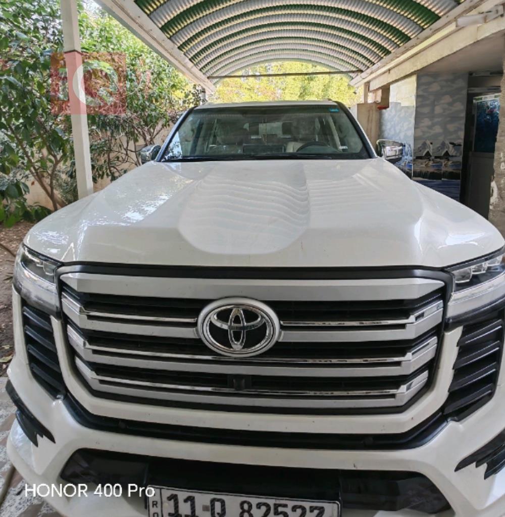 تۆیۆتا لاند کروزەر